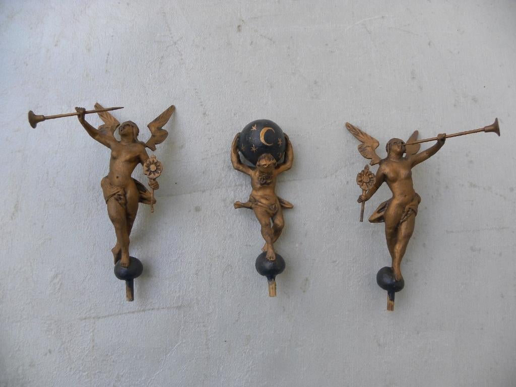 Beeldengroep Friese klok 16 cm, Antiek en Kunst, Antiek | Klokken, Ophalen of Verzenden