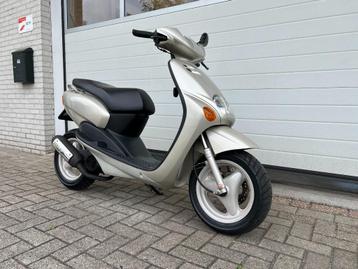 Prachtige Yamaha Neo's snorscooter.  2 takt. 2T. Neos. ZGAN. beschikbaar voor biedingen