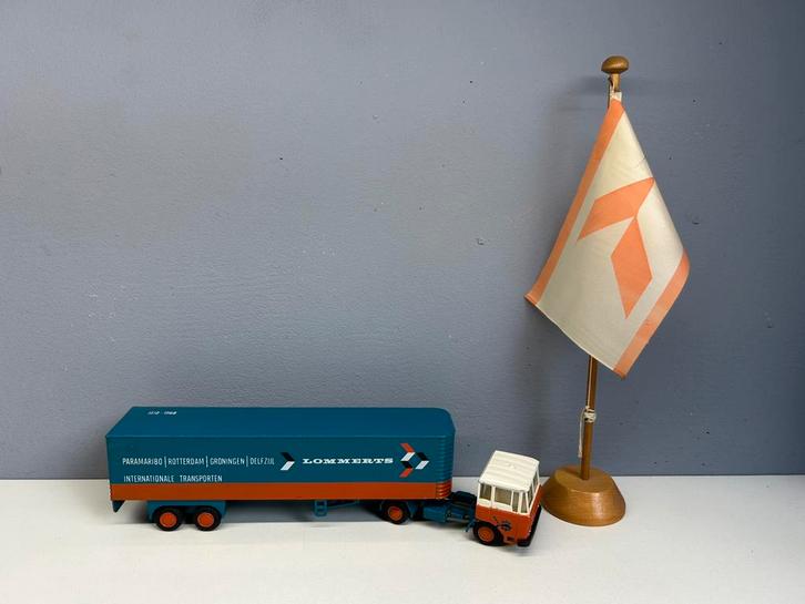 Lion toys car Daf Lommerts Suriname Paramaribo  1918-1968, Hobby en Vrije tijd, Modelauto's | 1:50, Zo goed als nieuw, Bus of Vrachtwagen