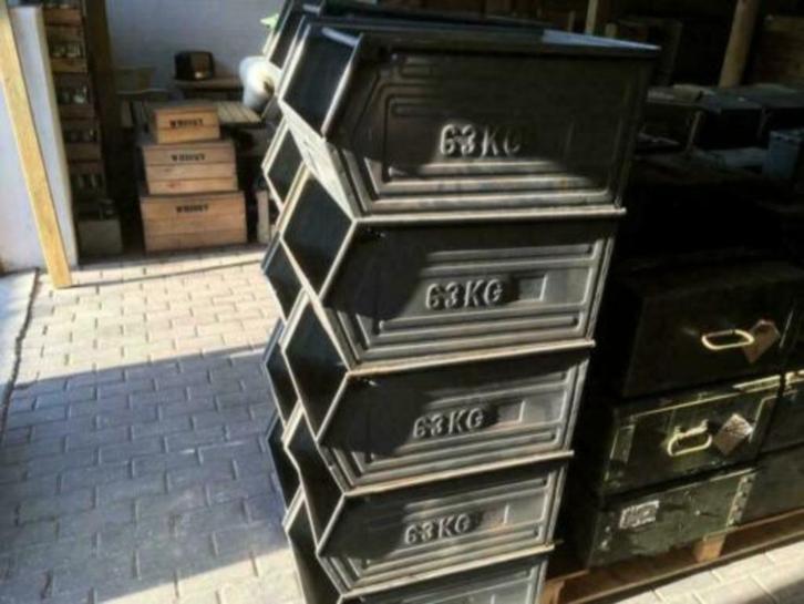 Stalen ( zinken ) industriële bakken 30x40x60 kast Bullinga, Huis en Inrichting, Woonaccessoires | Overige, Gebruikt, Ophalen of Verzenden