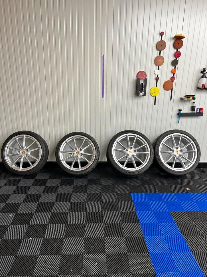 Originele porsche 992 wielen set + michelin pilot alpin 5, Auto-onderdelen, Banden en Velgen, Banden en Velgen, Winterbanden, 20 inch