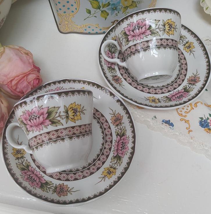 2 brocante kop en schotels, Antiek en Kunst, Curiosa en Brocante, Ophalen of Verzenden