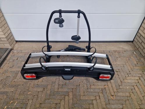 Thule VeloSpace Kantelbare Fietsendrager voor  2 E-Bikes, Auto diversen, Fietsendragers, Zo goed als nieuw, Trekhaakdrager, 3 fietsen of meer