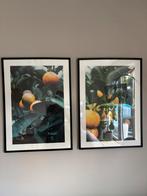 2 grote zwarte fotolijsten met sinnasappel posters, Antiek en Kunst, Ophalen