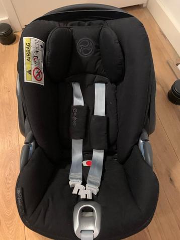 Cybex Cloud Z i-Size babystoel en bijbehorende Cybex base Z