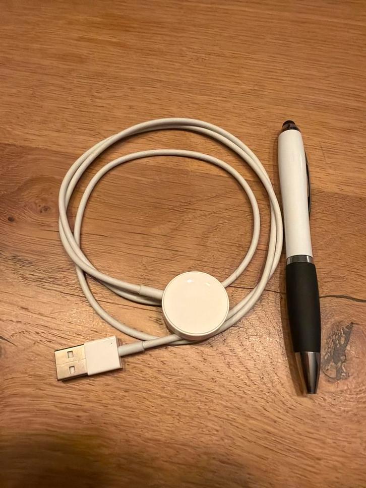 Apple Watch Oplaadkabel USB - Zo Goed Als Nieuw, Sieraden, Tassen en Uiterlijk, Smartwatches, Zo goed als nieuw, iOS, Wit, Ophalen of Verzenden