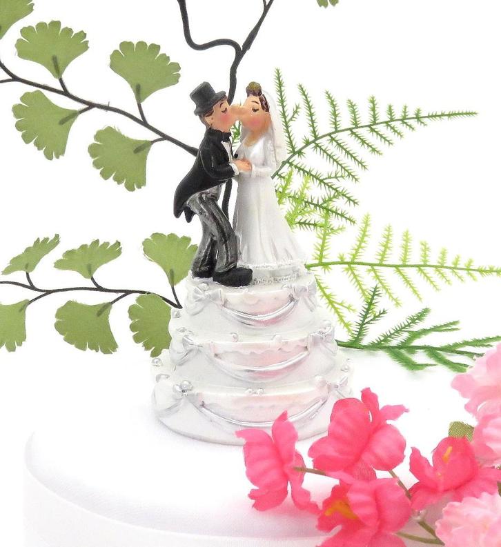 Zeer mooie komische bruidspaar taart topper., Hobby en Vrije tijd, Feestartikelen, Nieuw, Versiering, Geboorte of Huwelijk, Ophalen of Verzenden