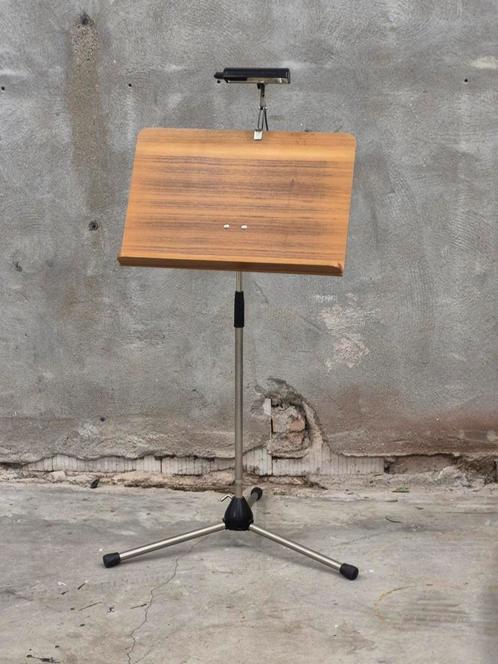 K&M Lessenaar muziekstandaard Orchestra music stand br 55cm, Muziek en Instrumenten, Standaards, Zo goed als nieuw, Muziekstandaard