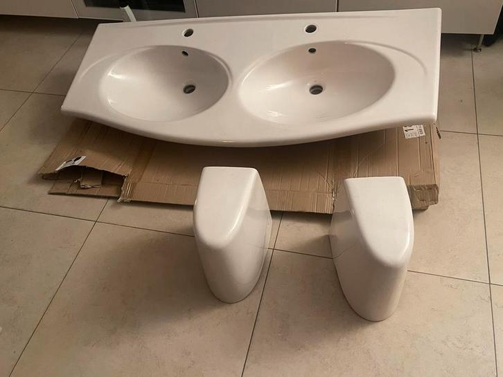 Villeroy & Boch Dubbele Wastafel Pergamon, Huis en Inrichting, Badkamer | Badkamermeubels, Gebruikt, Wasbak of Wastafel, Minder dan 100 cm