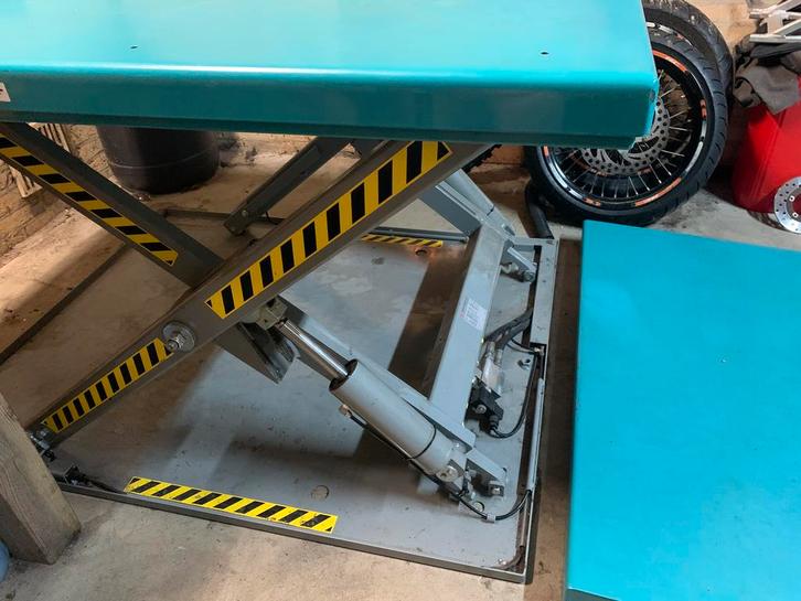 Jungheinrich profishop heftafel, Doe-het-zelf en Verbouw, Overige Doe-het-zelf en Verbouw, Zo goed als nieuw, Ophalen