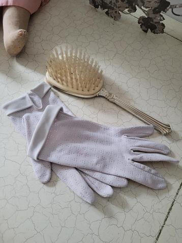 Vintage off white handschoenen beschikbaar voor biedingen