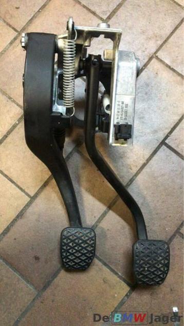 Pedalen set BMW 1 3 serie X1 E8X E9X F20 F30 35006751665 beschikbaar voor biedingen