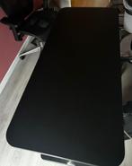 Ikea bureau zwart 140 x 60 (bxd), Huis en Inrichting, Bureaus, Ophalen, In hoogte verstelbaar, Zo goed als nieuw