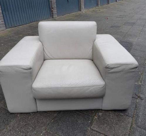 Beige grote fauteuil van echt Leder, Huis en Inrichting, Fauteuils, Gebruikt, 75 tot 100 cm, Ophalen of Verzenden