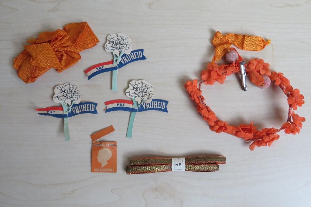 Koningshuis feest- en herdenkingsattributen, eind jaren '40, Verzamelen, Ophalen of Verzenden, Gebruikt, Nederland, Overige typen