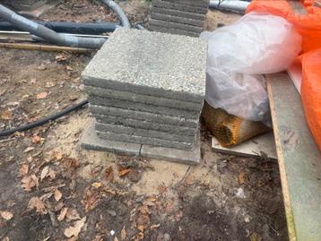 beton tegels. 50x50x5 super voor je zonnepanelen etc beschikbaar voor biedingen