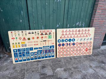 Retro schoolplaten verkeersborden beschikbaar voor biedingen
