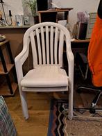 2 Kunststof Tuinstoelen - Wit, Huis en Inrichting, Stoelen, Ophalen, Kunststof, Gebruikt, Twee