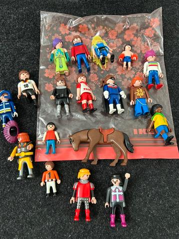 Playmobil poppetjes  beschikbaar voor biedingen