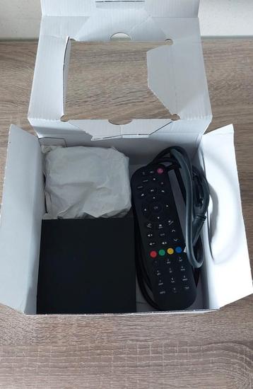 2x AMINO Interactief kastje+afstandsbediening 🙂 beschikbaar voor biedingen