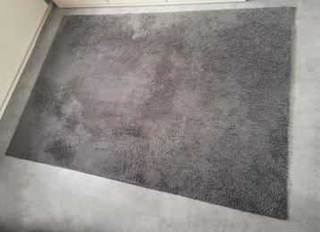 Grijs VLOERKLEED. Afmeting: 160 x 230 cm  beschikbaar voor biedingen