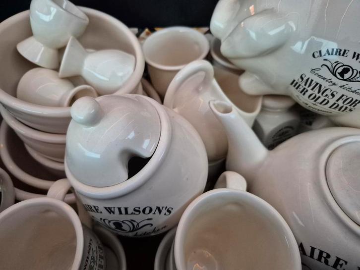 Claire Wilson Servies - Aardewerk, Huis en Inrichting, Keuken | Servies, Gebruikt, Compleet servies, Overige stijlen, Aardewerk