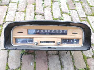Oldtimer Peugeot 404 dashboard 