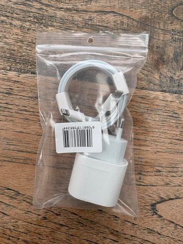 Originele Apple 20W USB-C Adapter + Lightning Kabel beschikbaar voor biedingen