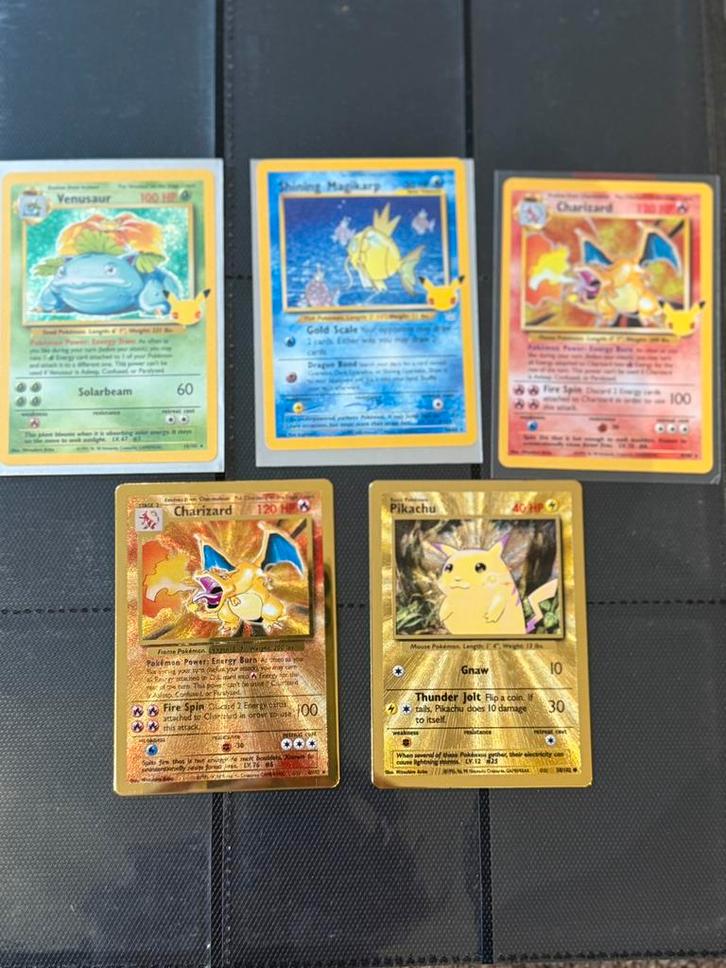 Pokémon celebrations master set lees advertentie, Hobby en Vrije tijd, Verzamelkaartspellen | Pokémon, Zo goed als nieuw, Meerdere kaarten