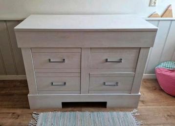Mooie Bopita commode met 4 laden beschikbaar voor biedingen