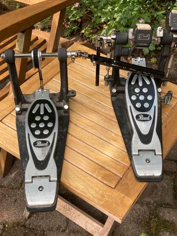 Pearl twin pedal beschikbaar voor biedingen