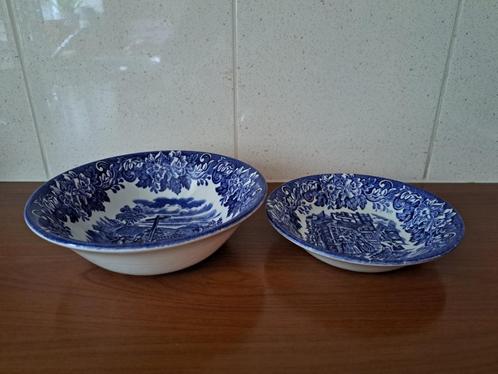2 limited edition schaaltjes uit de Dickens series, Huis en Inrichting, Keuken | Servies, Gebruikt, Schaal of Schalen, Overige stijlen