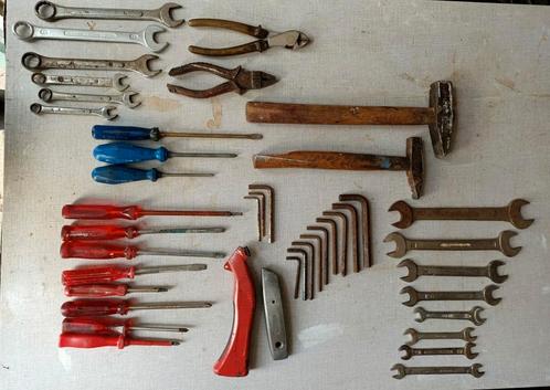 Lot handgereedschap schroevendraaiers steeksleutels hamer, Doe-het-zelf en Verbouw, Gereedschap | Handgereedschap, Gebruikt, Ophalen of Verzenden