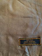 Zijden Sjaal - Handgemaakt in Nepal, Kleding | Dames, Mutsen, Sjaals en Handschoenen, Ophalen of Verzenden, Zo goed als nieuw