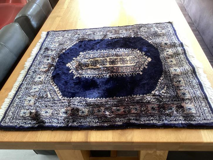 Perzisch Tafelkleed Handgeknoopt Klein Formaat Uniek Design, Antiek en Kunst, Antiek | Kleden en Textiel, Ophalen of Verzenden