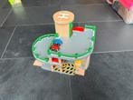BRIO parkeergarage, compleet, in goede staat, Kinderen en Baby's, Speelgoed | Houten speelgoed, Ophalen of Verzenden, Zo goed als nieuw