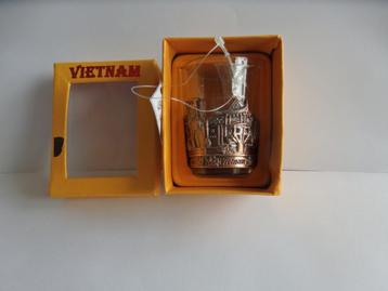 art collectibles Borrelglas glas bedekt met metaal Vietnam beschikbaar voor biedingen