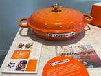 Nieuwe Le Creuset Campagnard Flamme Dore 30 cm in de doos, Gietijzer, Nieuw, Ophalen of Verzenden, Keramische plaat