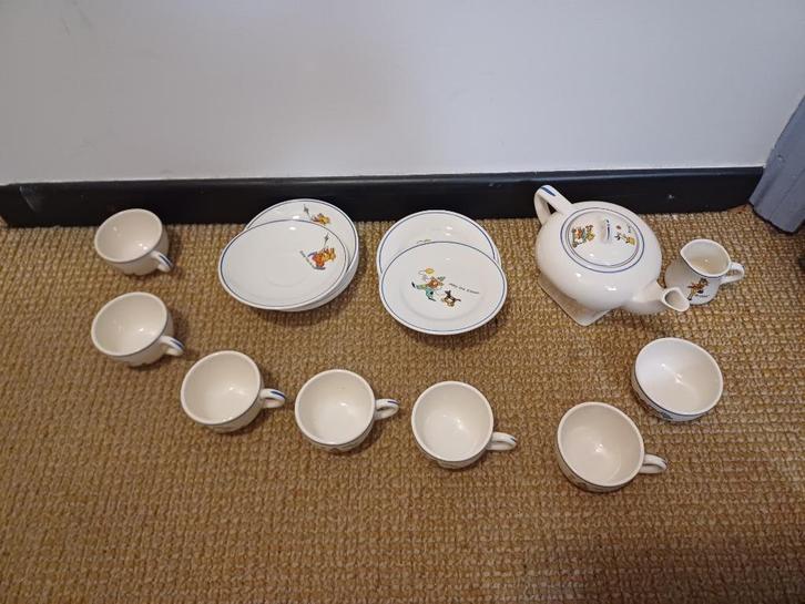 Vintage miniature china tea set, royal cauldon corona, Antiek en Kunst, Antiek | Servies compleet, Ophalen of Verzenden