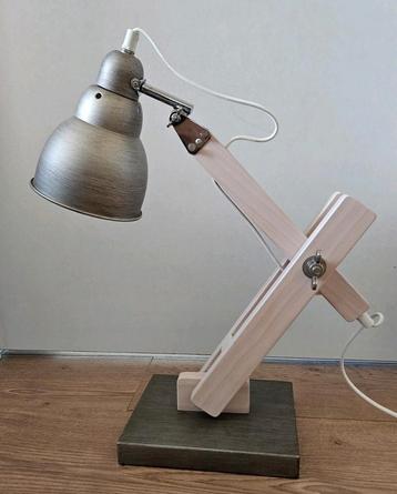 Bureaulamp / tafellamp beschikbaar voor biedingen