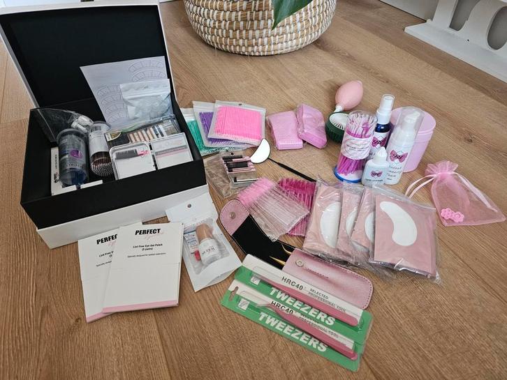 Wimper extensions set!, Sieraden, Tassen en Uiterlijk, Uiterlijk | Cosmetica en Make-up, Zo goed als nieuw, Ogen, Ophalen of Verzenden