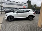 Volvo XC40 B4 Plus Dark | Trekhaak | Harman Kardon Audio, Auto's, Volvo, Gebruikt, Euro 6, 4 cilinders, Wit