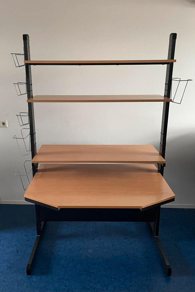 Bureau IKEA, Huis en Inrichting, Bureaus, Zo goed als nieuw, Ophalen