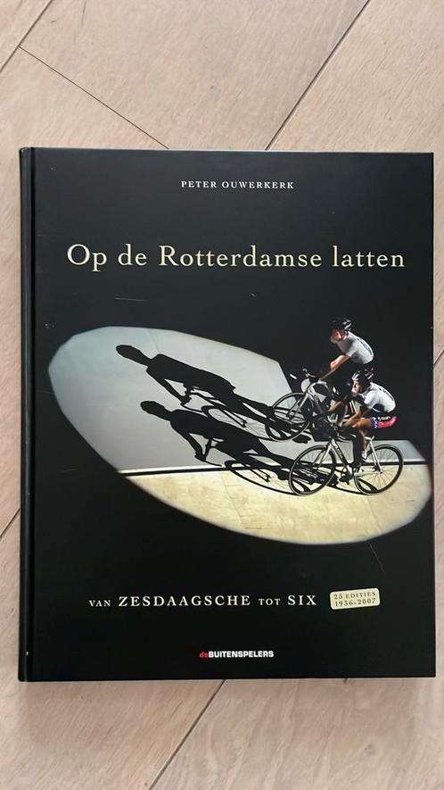 Peter Ouwerkerk - Op de Rotterdamse latten, Boeken, Sportboeken, Zo goed als nieuw, Ophalen of Verzenden