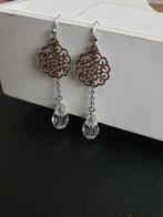 Oorbellen. Zilverkleurige. Mandala. Kunststof
kraal. Zgan., Ophalen of Verzenden, Zo goed als nieuw, Zilver, Hangers