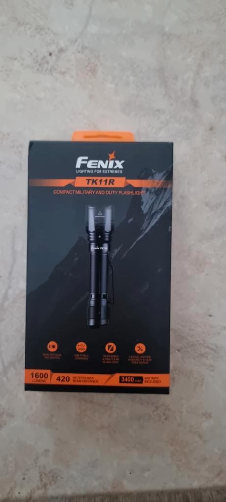 Fenix TK11R, nieuw, Caravans en Kamperen, Zaklampen, Nieuw, Accu, Ophalen of Verzenden