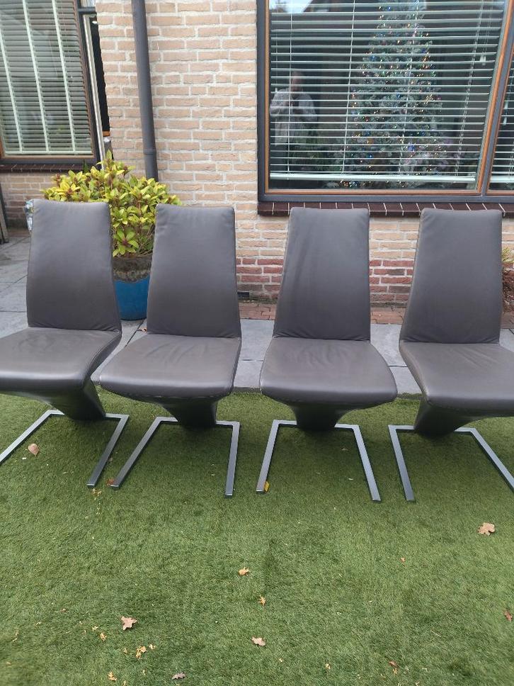 ROLF BENZ 7800 EETKAMERSTOELEN 4 STUKS IN ZEER GOEDE STAAT, Huis en Inrichting, Stoelen, Zo goed als nieuw, Vier, Leer, Metaal