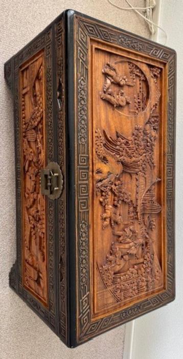 Zeldzaam mooie houten Chinese kamfer kist beschikbaar voor biedingen