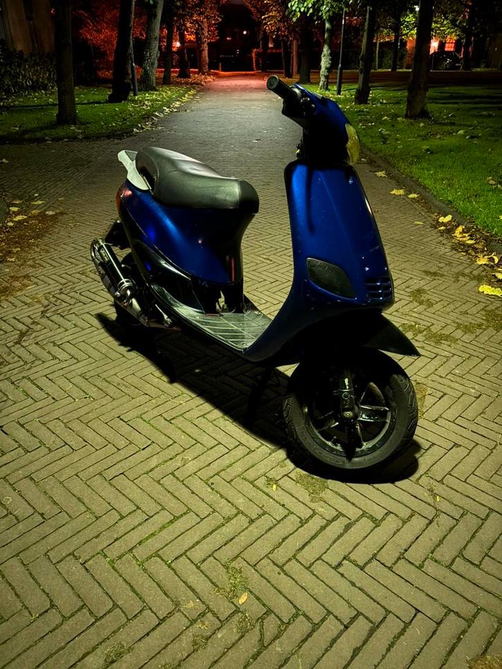 Type 3 70cc tekoop/teruil tegen 125cc, Fietsen en Brommers, Scooters | Piaggio, Zo goed als nieuw, Zip, Maximaal 25 km/u, Tweetakt