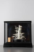 Japans zilveren bamboe in vitrine – Kōsoku (光則作),, Antiek en Kunst, Antiek | Goud en Zilver, Ophalen of Verzenden, Zilver